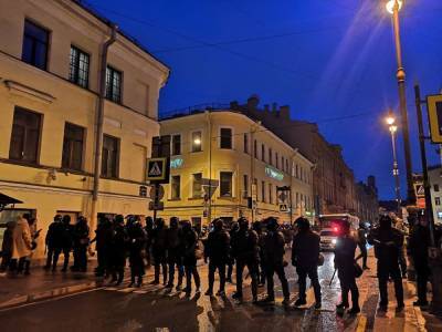 Алексей Навальный - Сотрудник ОМОНа на акции в Санкт-Петербурге заявил, что он спортсмен и делает хорошее дело - znak.com - Санкт-Петербург