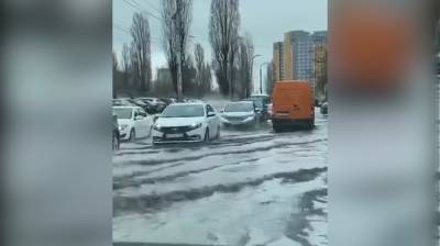 Улица в Воронеже ушла под воду после сильного ливня - vestivrn.ru - Воронеж - район Рамонский