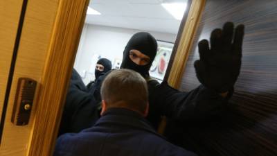Алексей Навальный - Сотрудника штаба Навального били при обыске, требуя пароль от телефона - svoboda.org