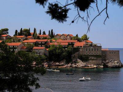 Черногория отменит для российских туристов все ограничения, включая ПЦР-тест - kasparov.ru - Македония - Черногория