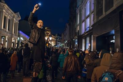 Владимир Путин - Алексей Навальный - Митинг в поддержку Навального в Москве. Фоторепортаж Znak.com - znak.com - Москва