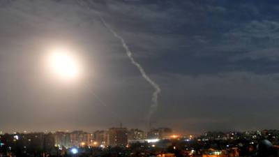 SANA: силы ПВО Сирии отражают воздушную атаку со стороны Израиля - russian.rt.com - Сирия - Дамаск - Сана