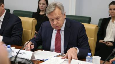 Владимир Путин - Алексей Пушков - Джен Псаки - Пушков прокомментировал слова Псаки о "толстокожести" США - polit.info - Россия - США