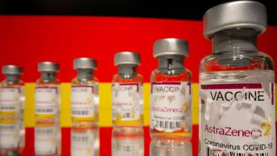 Politico: ЕС начнет судебное разбирательство против AstraZeneca - gazeta.ru - Ляйен
