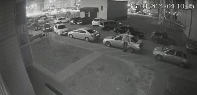 Под Воронежем на видео попали подростки, устроившие пожар, погром в подъезде и взлом машины - gorcom36.ru - Воронеж