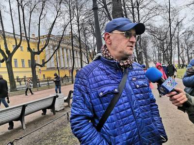 Вячеслав Макаров - Максим Резник - В ЗакСе Петербурга подняли вопрос о том, «какой дурак устроил избиение мирных граждан» - znak.com - Москва - Санкт-Петербург
