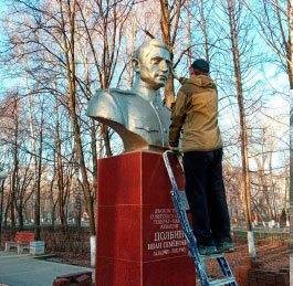В Ульяновске ремонтируют памятники, посвящённые Великой Отечественной войне - ulpravda.ru - Ульяновск