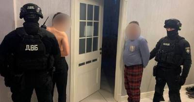 Спаивали и убивали: на Харьковщине задержали банду "черных риэлторов" (фото и видео) - focus.ua - Харьковская обл.