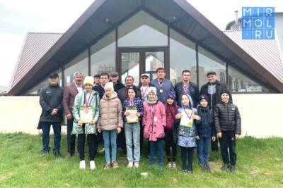 Салман Дадаев - В Махачкале прошел турнир по шахматам к Международному дню спорта - mirmol.ru - Махачкала