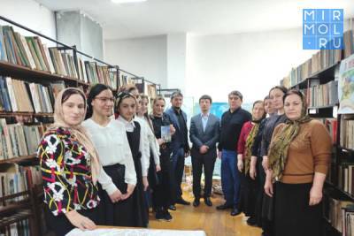В Карабудахкентском районе прошла встреча с поэтом и журналистом Багавутдином Самадовым - mirmol.ru - респ. Дагестан - район Карабудахкентский