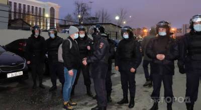 Алексей Навальный - Как прошел несанкционированный митинг в Чебоксарах: число задержанных и фоторепортаж - pg21.ru - респ. Чувашия - Чебоксары