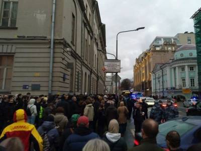 Более 120 иностранцам, вышедшим на акции протеста в Москве, закрыли въезд в РФ на 40 лет - rosbalt.ru - Москва