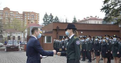 Денис Малюська - Вылез из-под стола, надел костюм: Малюська похвастался поведением "нормального министра" (ФОТО) - dsnews.ua
