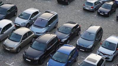 Эксперты назвали популярные парковки петербуржцев - piter.tv - Санкт-Петербург - р-н Приморский