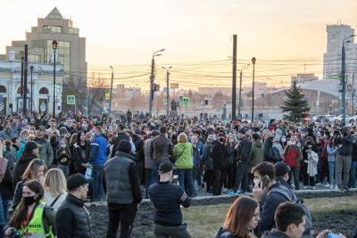 Алексей Навальный - Виктор Елисеев - Челябинца оштрафовали за плевок на машину ДПС во время акции протеста - newdaynews.ru - Челябинск