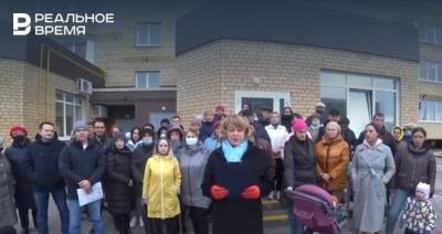 Рустам Минниханов - В Челнах жители 65-го комплекса, недовольные передачей домов другой УК, записали видеообращение к Минниханову - realnoevremya.ru - респ. Татарстан - Набережные Челны