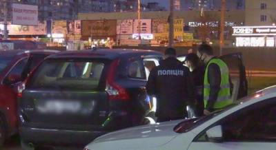 Андрей Крищенко - В столице бандит совершил разбойное нападение на мать с дочерью - lenta.ua - Киев