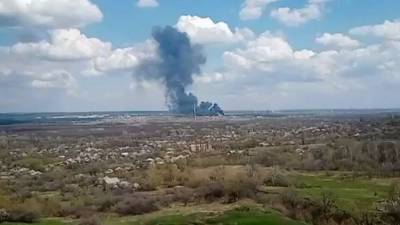 В Донбассе на территории воинской части ВСУ вспыхнул крупный пожар — видео - 5-tv.ru - Санкт-Петербург - ЛНР - Рубежное