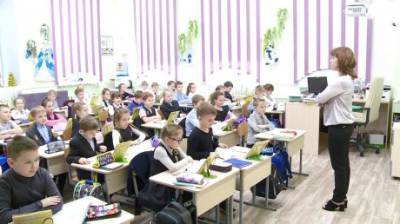 Владимир Путин - В Минтруде ответили на вопрос, кто из школьников может не получить 10 000 рублей - penzainform.ru