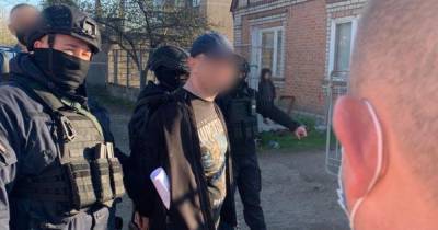 Антимасочника из Мариуполя, устроившего погром в АТБ, задержали: в его доме идет обыск (фото) - focus.ua - Мариуполь - Донецкая обл.