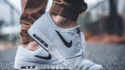 Управляющая сетью Nike в стиле 90-х разобралась с продавцом в Екатеринбурге - newinform.com - Екатеринбург - Красноярск