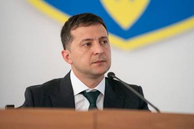 Владимир Зеленский - Владимир Путин - Ренат Кузьмин - Депутат Рады заявил, что Зеленский лишится власти при отказе от визита в РФ - aif.ru - Москва