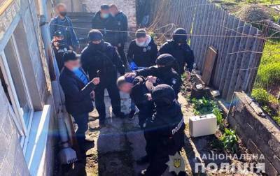 В Мариуполе задержан разгромивший топором магазин мужчина - korrespondent.net - Украина - Мариуполь - Донецкая обл.