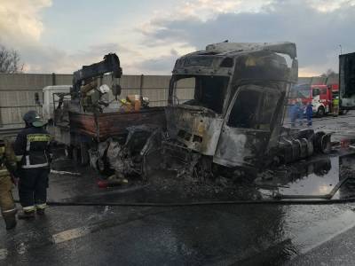 Число жертв аварии на КАД Петербурга, где сгорели автомобили, увеличилось до трех человек - znak.com - Ленинградская обл. - Санкт-Петербург
