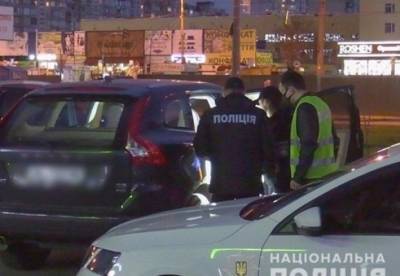 В Киеве злоумышленник взял в заложники двоих женщин и требовал выкуп (видео) - facenews.ua - Киев