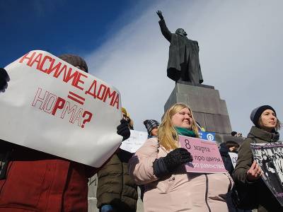 Связанные с домашним насилием поправки в УК внесут в Госдуму в течение полугода - sobesednik.ru