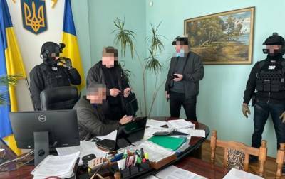 На Виннитчине налоговика задержали на взятке в 50 тысяч гривен - korrespondent.net - Украина - Винницкая обл.