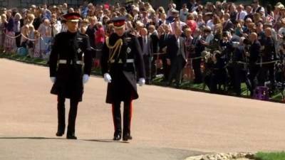 Елизавета II - принц Гарри - принц Филипп - Уильям - Эксперт прочел по губам, что Уильям сказал брату на похоронах принца Филиппа - inforeactor.ru