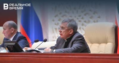 Рустам Минниханов - Алексей Песошин - Президент РТ: «Вакцинанция идет не в том объеме. Надо на 10 тыс. в день вакцинированных выходить!» - realnoevremya.ru - респ. Татарстан