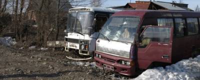 Школьники в Горном Алтае закидали камнями два автобуса после попытки угона - runews24.ru - респ. Алтай