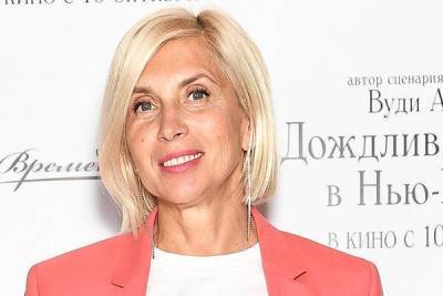 Алена Свиридова - Кожа испорчена: что случилось с лицом 58-летней Свиридовой - skuke.net