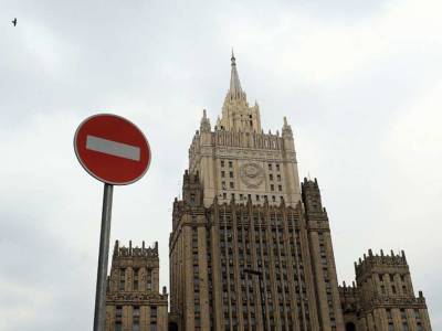 РФ заявила о высылке пятерых польских дипломатов - lenta.ua - Москва - Россия - Польша - Варшава