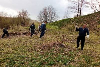 Сотрудники УФСИН убрали территорию у Великолукской крепости - mk-pskov.ru - Псковская обл. - Псков