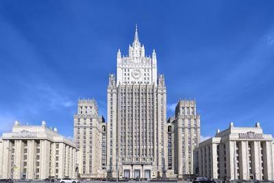 Мария Захарова - МИД РФ: Запад живет в иллюзиях по поводу учений российских войск - vm.ru