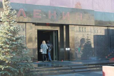 Владимир Ленин - Депутат предложил перенести Мавзолей Ленина в Астрахань - infox.ru - Астрахань