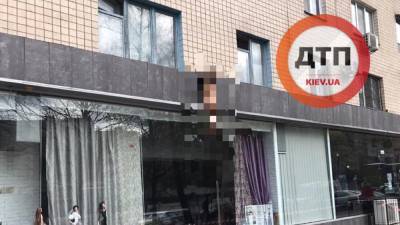 В Киеве на Соломенке мужчина выпрыгнул с 8 этажа и разбился насмерть - 24tv.ua - Киев - Новости