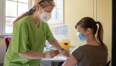 В Италии уже более 4 миллионов человек получили две дозы вакцины - lenta.ua - Италия