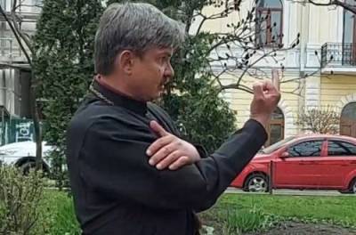 В Киеве задержали пьяного священника, бросавшегося на прохожих. ВИДЕО - from-ua.com - Киев - Сумская обл.