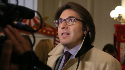 Малахов понастальгировал о раннем детстве под песню "Яблони в цвету" - nation-news.ru