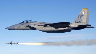 СМИ: США хотели задействовать истребитель F-15C для подавления протестов - gazeta.ru - шт. Калифорния - Los Angeles