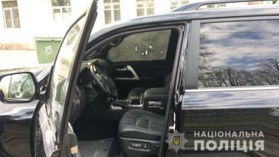В центре Днепра неизвестный расстрелял водителя автомобиля внедорожника - lenta.ua - Днепр - Днепропетровская обл.