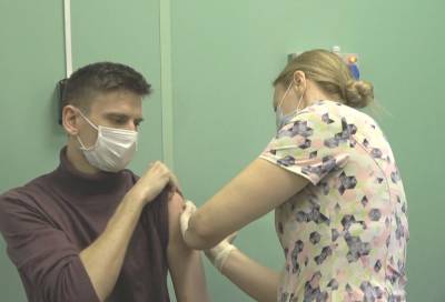 Петербургские дачники смогут сделать прививки от COVID-19 в садоводствах - abnews.ru - Санкт-Петербург