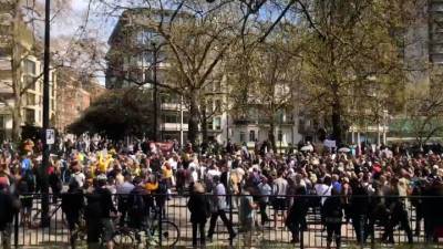В Лондоне прошла акция протеста против COVID-паспортов - vesti.ru - Лондон