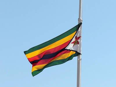 В Зимбабве военный вертолет рухнул на жилой дом и схоронил экипаж и маленького ребенка (видео) - rosbalt.ru - Зимбабве - Хараре