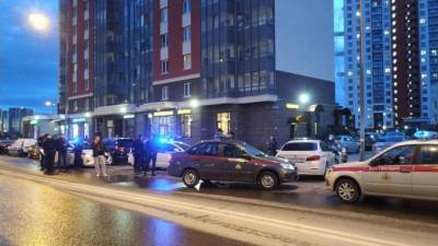На Патриотов задержали мужчин, которые использовали перцовый баллончик в магазине - piter.tv - Санкт-Петербург - Петербург