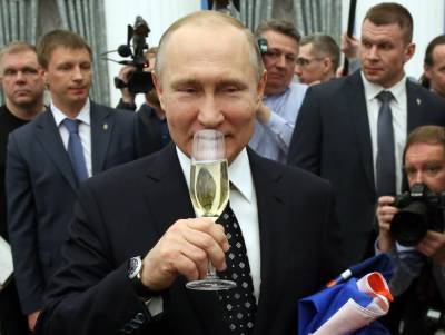 Владимир Путин - Джозеф Байден - Путин доволен реакцией мира на "бряцание оружием", – Bloomberg - 24tv.ua - Москва